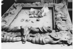 La cornice barocca di Palazzo Pitti, gravemente danneggiata dall'alluvione del 4 novembre 1966, nelle condizioni in cui si trovava  prima del restauro.